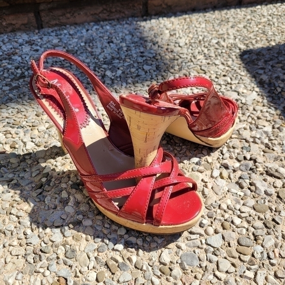 Patent Leather red heels with cork platform size 6 - Picture 12 of 16